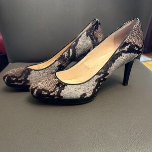 Calvin Klein Odette Heels Snake Skin Print Round Toe Platform Pumps sz 6